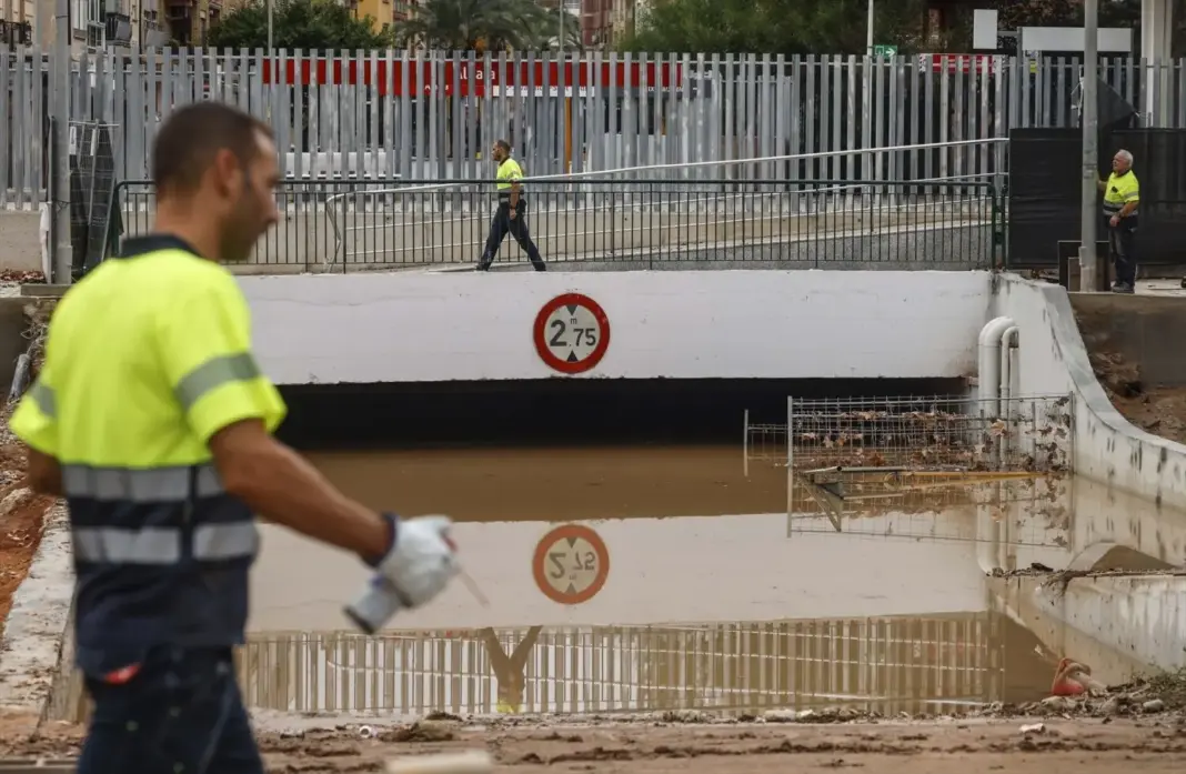 El túnel de Aldaia inundado debido a las fuertes lluvias del 16 de septiembre de 2026, en Valencia El túnel de Aldaia inundado debido a las fuertes lluvias del 16 de septiembre de 2026, en Valencia