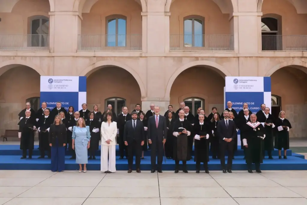 Felipe VI conoce el cambio que supone la universidad