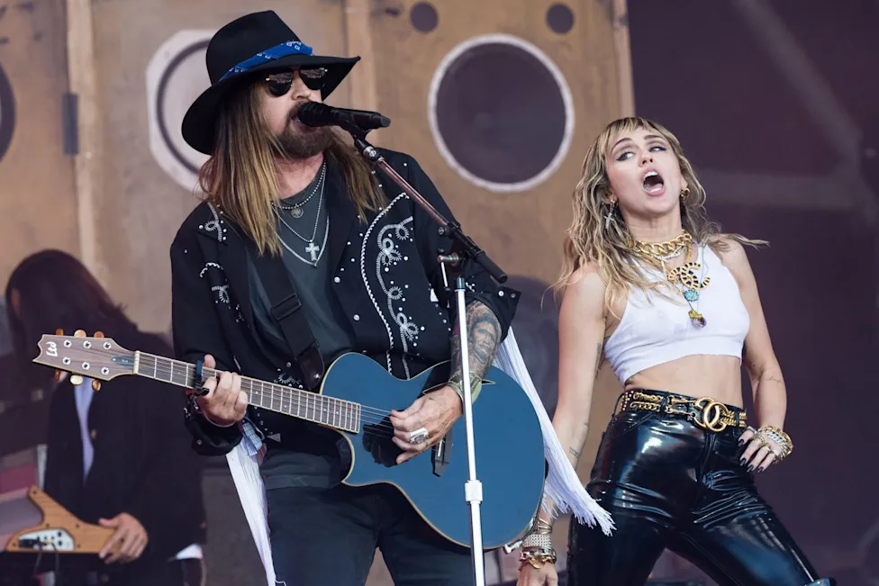 "Apuesto a que no lo sabías": Miley Cyrus cambia su nombre y su padre reacciona a la decisión 2 La experiencia de Billy Ray Cyrus antes de su gran éxito