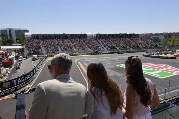 "No es un hecho aislado": La estrategia oculta de la Casa Real detrás de la presencia de la infanta Sofía en la Fórmula 1 1 La infanta Sofía y su relación cada vez más visible con el deporte