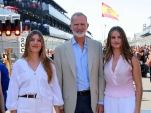 La princesa Leonor coincide con un inesperado royal en la F1 y se roban todas las miradas de la prensa