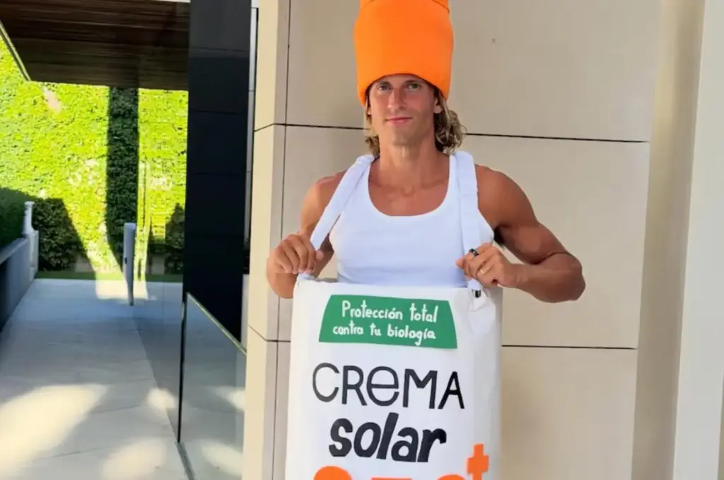 Marcos Llorente disfrazado de crema solar 