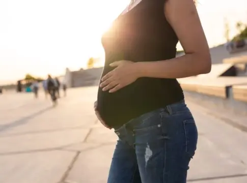 Mujer embarazada Mujer embarazada