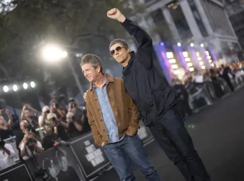 Liam y Noel Gallagher en el estreno del documental en Reino Unido. Fuente: Disney Liam y Noel Gallagher en el estreno del documental en Reino Unido. Fuente: Disney
