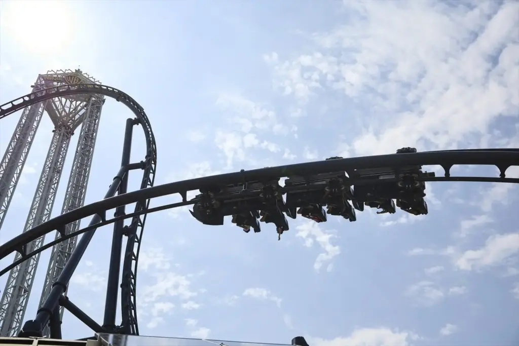 Una atracción en el Parque Warner de Madrid, a 3 de julio de 2025, en Madrid