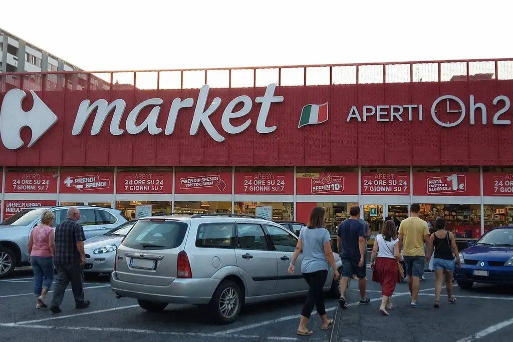 carrefour abierto 1024x683 1