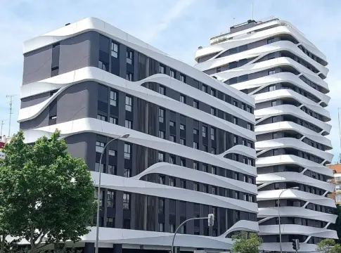 El truco de 2 euros para aislar las ventanas de casa antes de que bajen las temperaturas en Madrid El truco de 2 euros para aislar las ventanas de casa antes de que bajen las temperaturas en Madrid