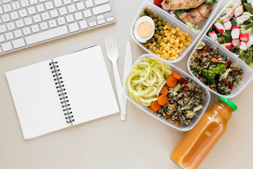 comida para llevar a la oficina freepik 3