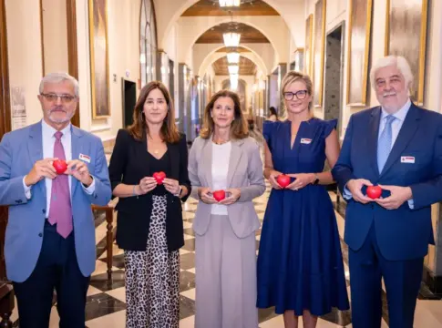 eventos cardiovasculares De izquierda a derecha: Ignacio Fernández-Lozano, Rosa María Romero, María del Mar San Martín, Joanna Conway y Andrés Íñiguez