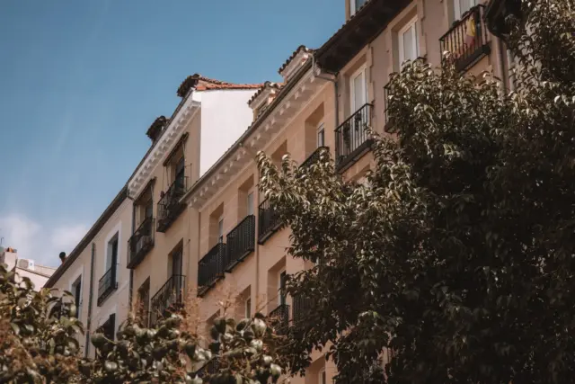 Los "chollos" del alquiler: 10 barrios de las grandes ciudades españolas donde el alquiler aún no ha tocado techo
