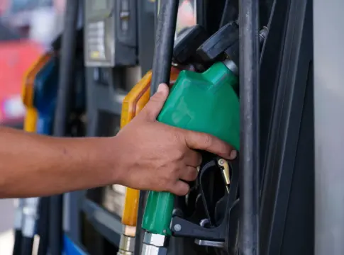 precio-gasolina-octubre-llenar-deposito-portada precio gasolina octubre