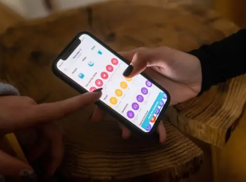 riesgos-terapia-ia-apps-salud-mental-portada terapia con IA riesgos