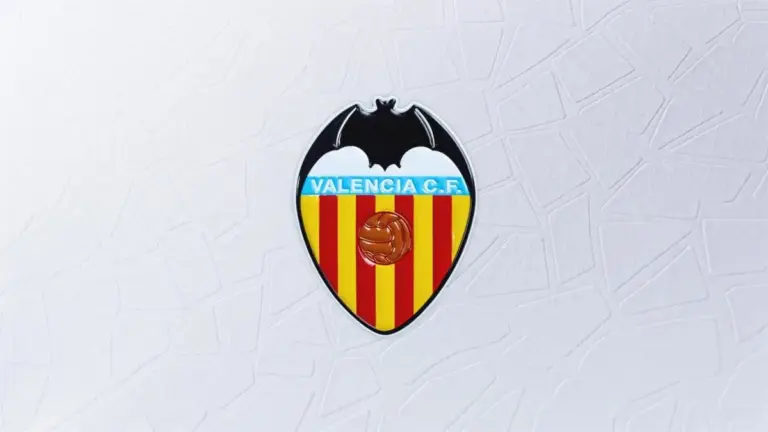 Terremoto en el Valencia CF: Corberán y Gourlay, fulminados y Valverde y Arrasate en la pole