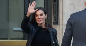 "Se ha empeñado todos estos años": Los viejos amigos de Letizia desvelan detalles inéditos de cómo era la reina antes de la Familia Real