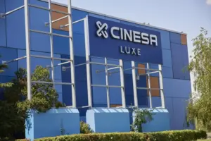 Edificio del cine Cinesa Deluxe, ubicado en el Centro Comercial Xanadú, a 2 de agosto de 2022