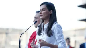 El estricto protocolo que los amigos de la reina Letizia deben seguir para hablar con ella