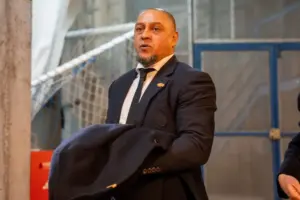 El exjugador del Real Madrid Roberto Carlos, a su llegada al partido de Copa del Rey entre el CF Talavera y Real Madrid en 2025