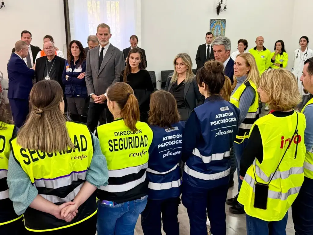 “Cómo y por qué”: Felipe VI visita a los heridos de Urda y exige respuestas inmediatas tras la tragedia 1 El rey Felipe VI pide investigar el accidente y adoptar medidas para evitar otra tragedia