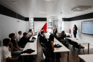 El sector de la educación empresarial en España.