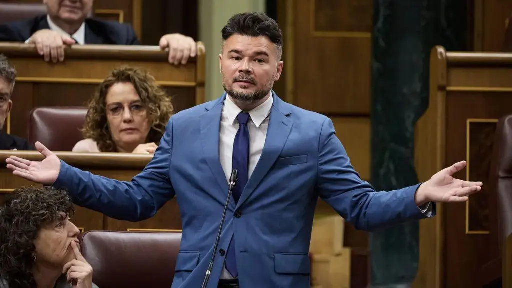 "Solo les recuerdo trabajando": Gabriel Rufián se sincera sobre sus padres y el abuelo que marcó su vida política 2 Gabriel Rufián y la atención mediática sobre su vida personal