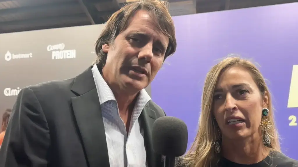"Si no tienes haters no eres nadie": Ion Aramendi planta cara a las críticas contra su mujer 3 Ion Aramendi compara su colaboración con la de Iker Jiménez y Carmen Porter
