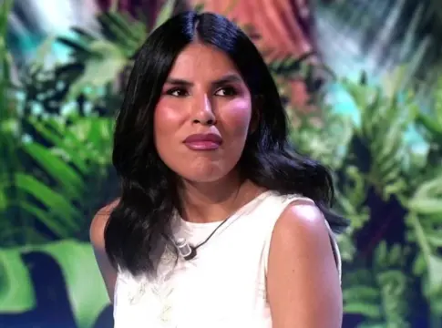 Isa Pantoja revive su recuerdo más íntimo de Julián Muñoz con una carta inédita - X Isa Pantoja revive su recuerdo más íntimo de Julián Muñoz con una carta inédita