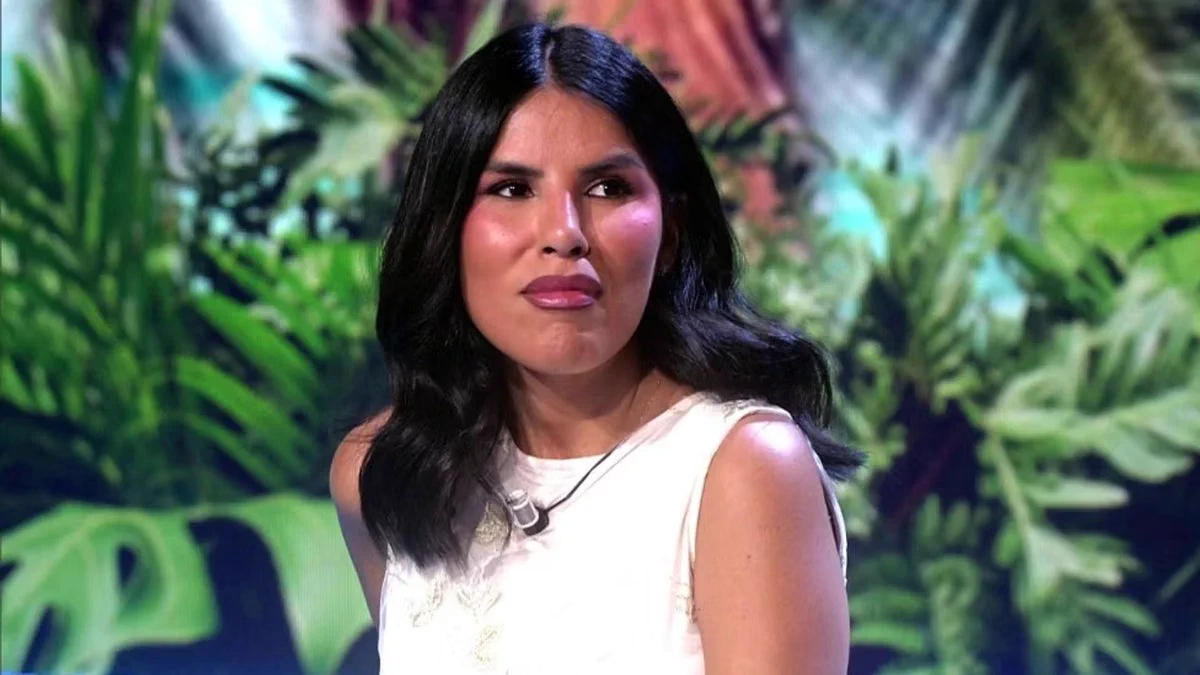 Isa Pantoja revive su recuerdo más íntimo de Julián Muñoz con una carta inédita - X Isa Pantoja revive su recuerdo más íntimo de Julián Muñoz con una carta inédita
