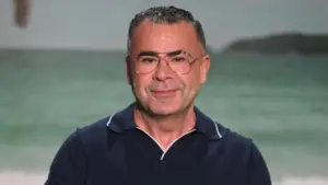 Jorge Javier Vázquez deja sin palabras a Juls Janeiro con una propuesta inesperada para televisión