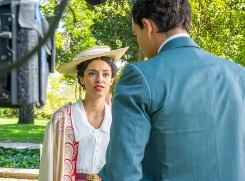 'La Promesa': Curro hace un anuncio inesperado y cambia los planes de uno de los personajes, ¿se va? - RTVE 'La Promesa': Curro hace un anuncio inesperado y cambia los planes de uno de los personajes, ¿se va?