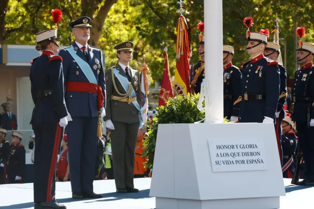 Ni Felipe VI se atrevió: La princesa Leonor destapa el 'secreto mejor guardado' del desfile del 12 de octubre 1 La princesa Leonor recupera el uniforme del Ejército de Tierra