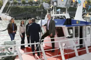 Letizia se resbala en un barco tras rechazar la ayuda de su hija y la burla de Sofía hacia su madre se hace viral