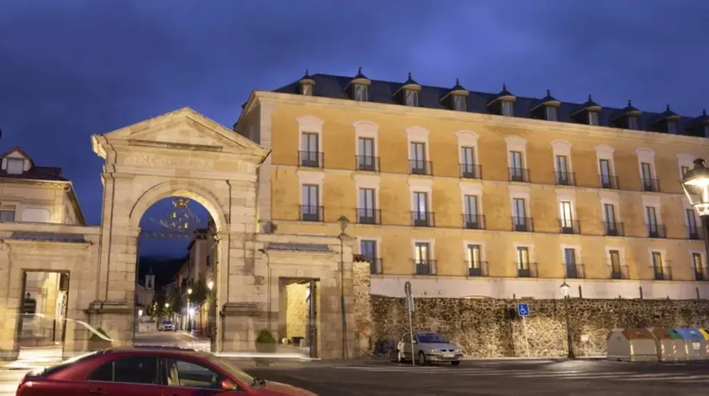 Paradores lanza habitaciones a 75€ para el Puente del Pilar: la lista exacta de castillos y monasterios con plazas libres. 5 Madrid paradores