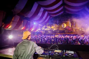 Halloween se llena de perreo en Madrid con la llegada de la fiesta ‘Mascarada’