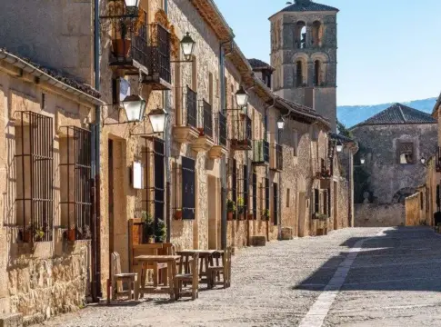 A 90 minutos de Madrid: la 'villa de piedra' olvidada que National Geographic recomienda para este otoño A 90 minutos de Madrid: la 'villa de piedra' olvidada que National Geographic recomienda para este otoño