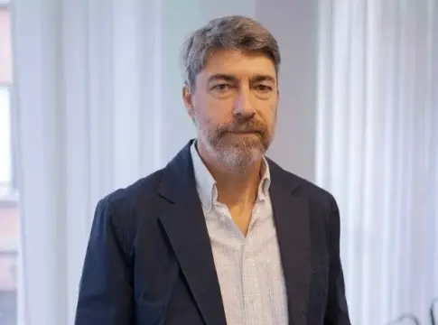 Pedro Cortiñas Pedro Cortiñas, profesor del Departamento de Economía Aplicada y Estadística de la UNED