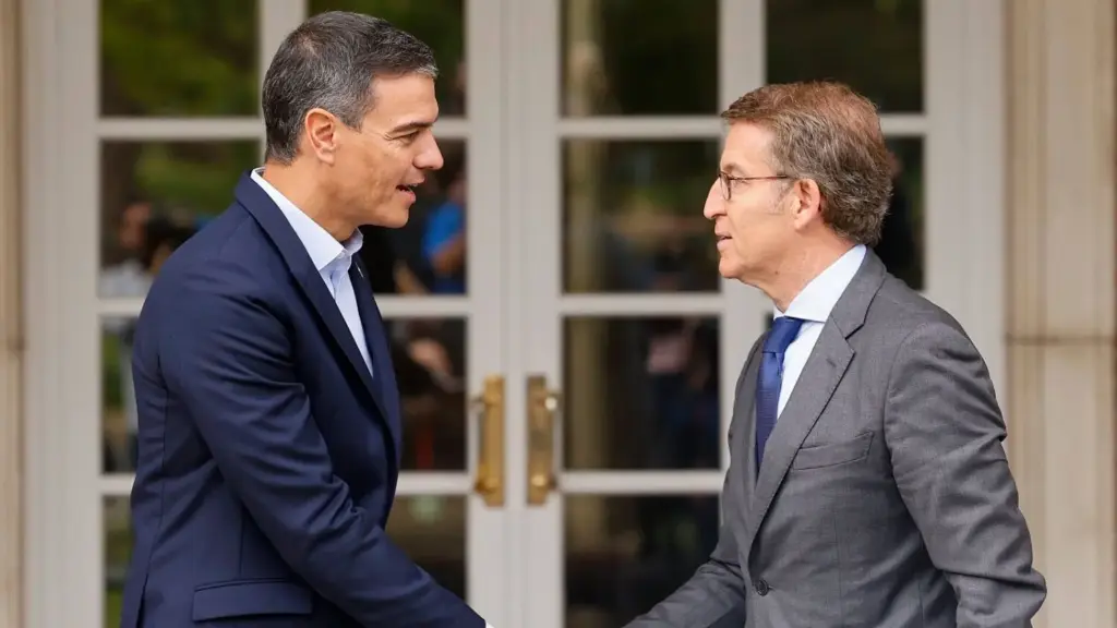 Pedro Sánchez y Feijóo reciben tres grandes propuestas televisivas para el cara a cara electoral