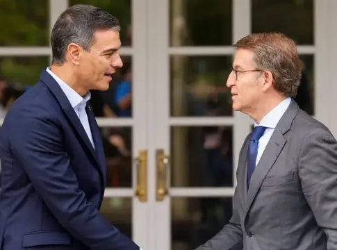Pedro Sánchez y Feijóo reciben tres grandes propuestas televisivas para el cara a cara electoral - RTVE Pedro Sánchez y Feijóo reciben tres grandes propuestas televisivas para el cara a cara electoral