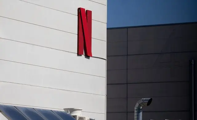 Netflix le roba el negocio de YouTube a Google a golpe de talonario