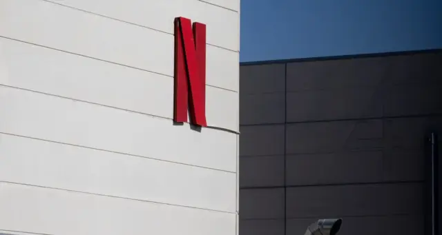 Netflix le roba el negocio de YouTube a Google a golpe de talonario