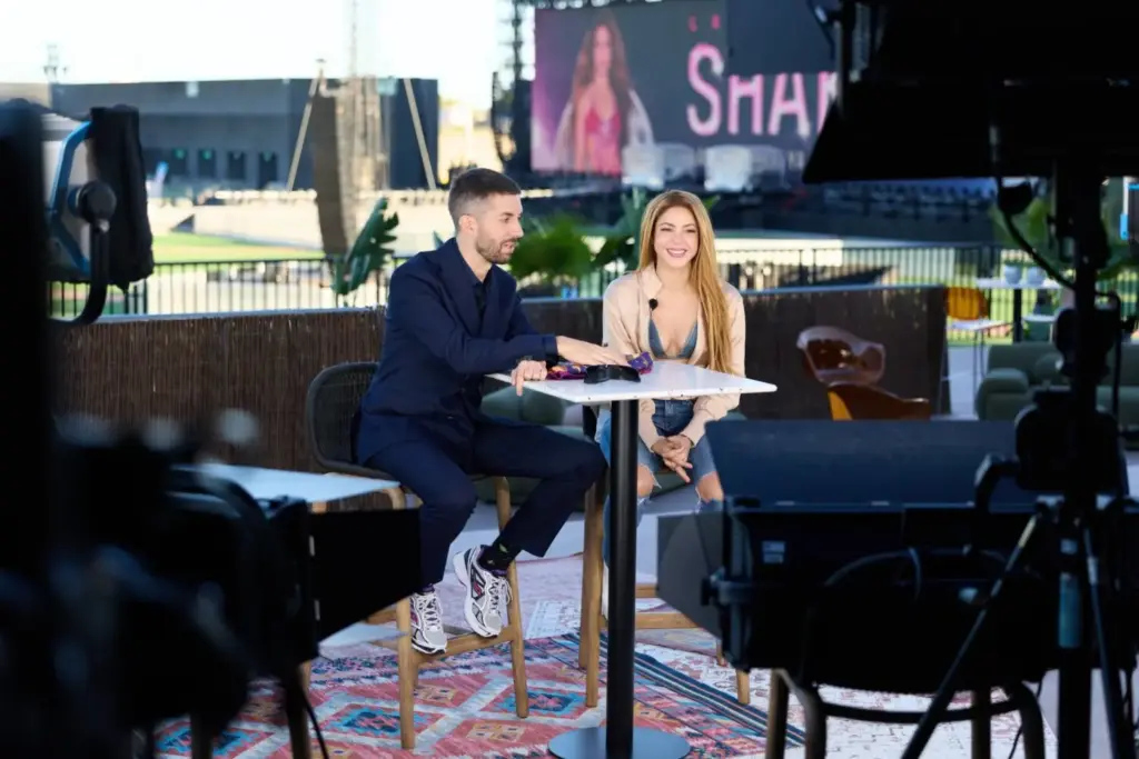 Shakira le cumple a Broncano, conquista en ‘La Revuelta’ y envía un durísimo dardo a Piqué 1 Shakira cumple su promesa y visita ‘La Revuelta’