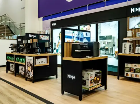 Olvídate del acné y las rojeces: SharkNinja rebaja un 15% su máscara LED para cuidar la piel y combatir las imperfecciones - SharkNinja Olvídate del acné y las rojeces: SharkNinja rebaja un 15% su máscara LED para cuidar la piel y combatir las imperfecciones - SharkNinja