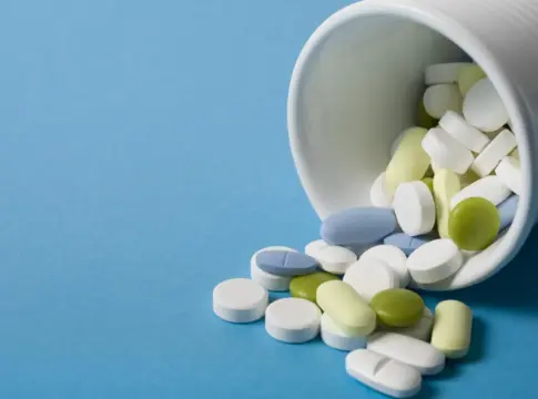 Cero antibióticos, mucha física: el giro pionero en España contra la gran amenaza de las superbacterias Cero antibióticos, mucha física: el giro pionero en España contra la gran amenaza de las superbacterias