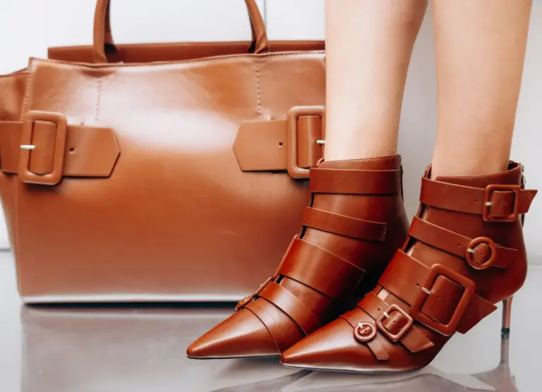 He fichado los botines de Mango rebajados a 39,99 €: estilizan las piernas y combinan con todo