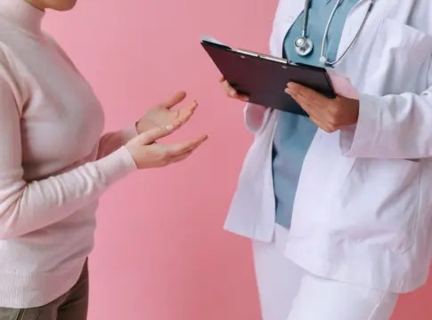 sesgo-genero-medicina-diagnostico-mujere-portada sesgo de género en medicina