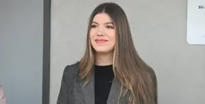 ¡Alerta en París! La infanta Sofía es captada en la calle por una urgencia personal en plenos disturbios