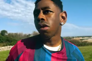 Quién es Tyler The Creator, el artista "violentamente antigay" que aparecerá en la camiseta del Barça en El Clásico