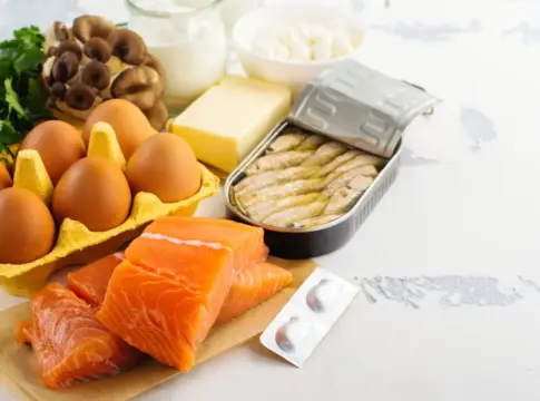 AEMPS y nutricionistas advierten: la caída de horas de luz en octubre acelera el déficit de Vitamina D en el 60% de los adultos AEMPS y nutricionistas advierten: la caída de horas de luz en octubre acelera el déficit de Vitamina D en el 60% de los adultos