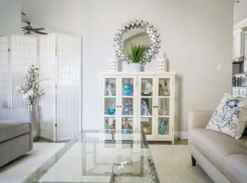 vitrina-ikea-rebajada-salon-portada vitrina Ikea rebajada